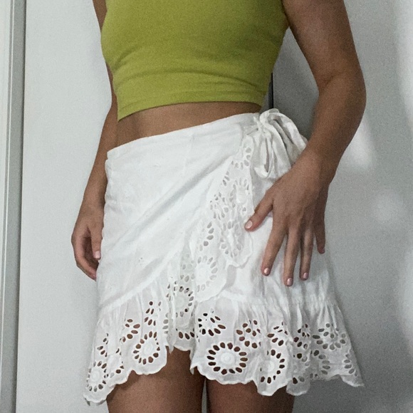 Women’s Lace Wrap-Skirt - Picture 1 of 5